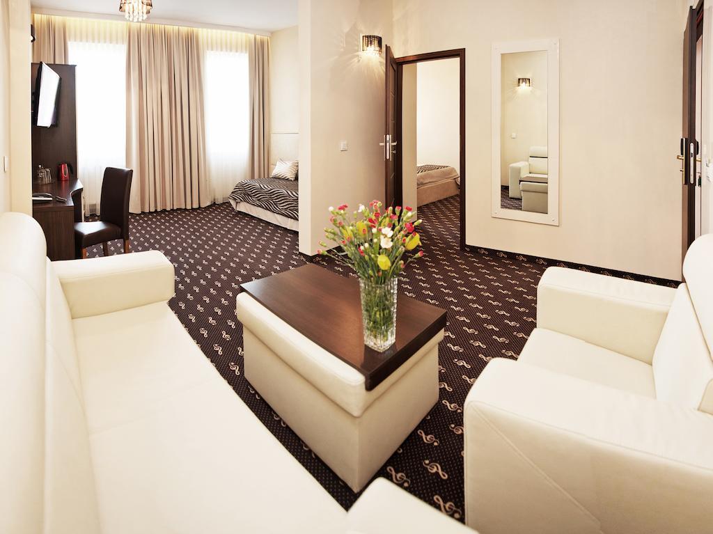 Hotel Fryderyk Ниса Номер фото