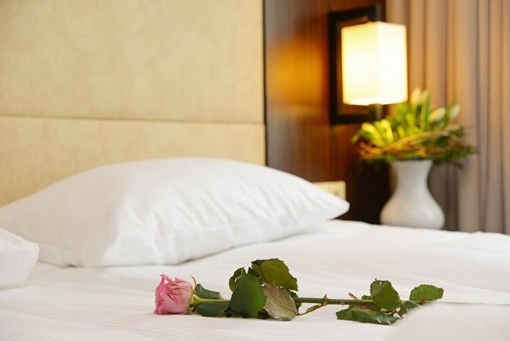 Hotel Fryderyk Ниса Номер фото