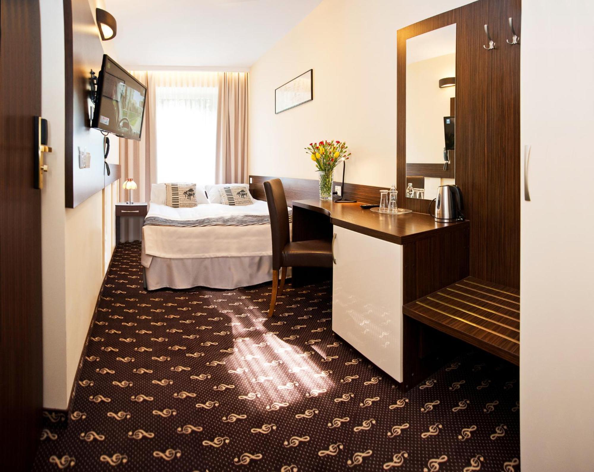 Hotel Fryderyk Ниса Номер фото
